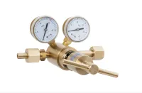 Регулятор баллонный кислородный AMFLO R86X-3000R (O2)  латунь  с 2-мя манометрами, давление на входе до 200 бар. PRV. произв 30м3/час / Regulator R86X-3000R relief valve