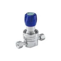Регулятор AMFLO UHP AU23 Материал: Код ZS (Body,Poppet, Nozzle,Gland-SUS316L;Diaphragm-Hastelloy®C-22,Seat: PCTFE) ; Поверхность 0.13 um; 4х портовый с манометрами, вх. давл. 206 бар, CV-0.9