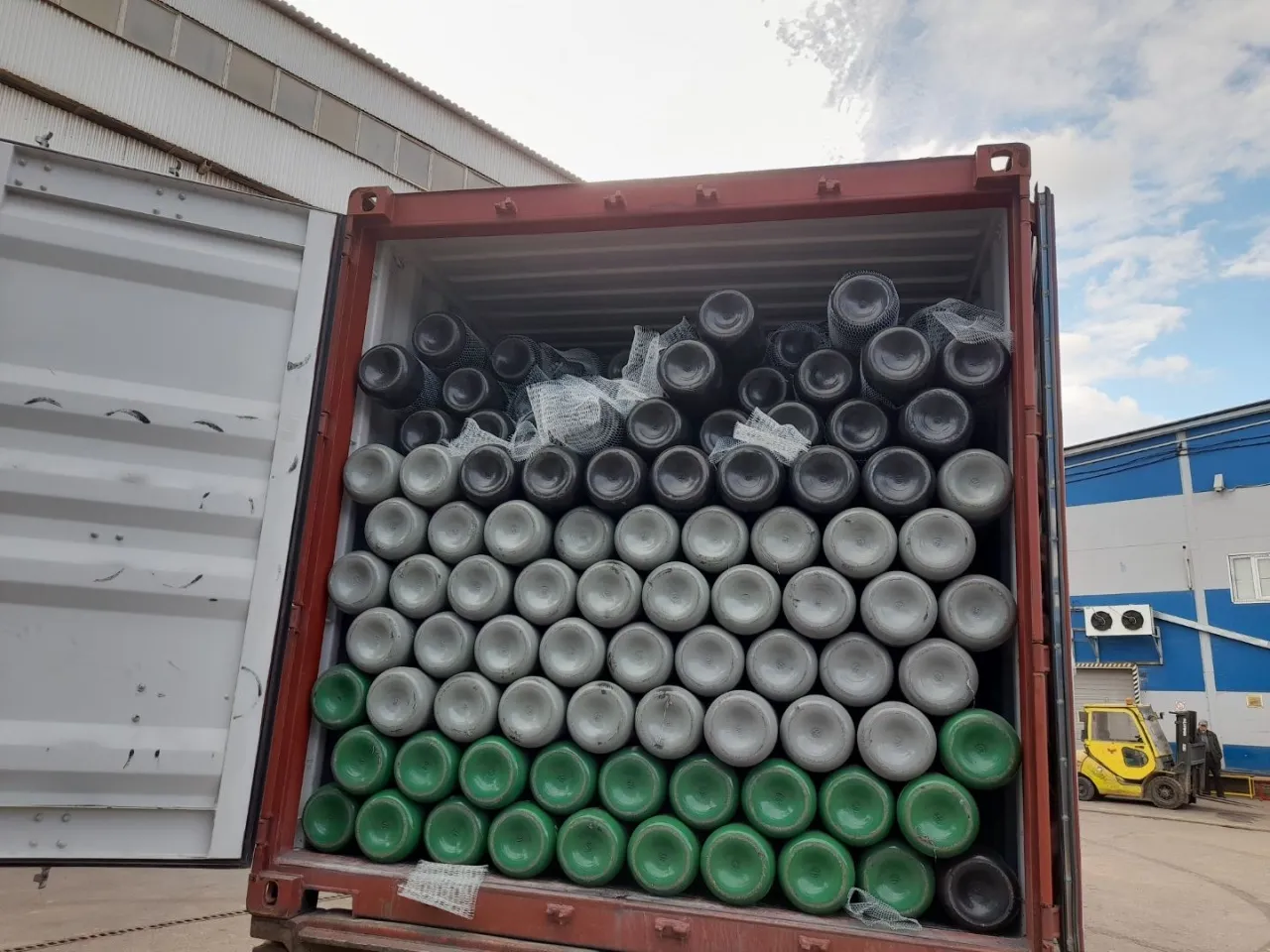 Полный контейнер газовых стальных новых баллонов 350 шт. под сжатые газы (O2, N2, Ar, He, CH4, Mix) 50 л 300 бар без вентиля ТР ТС 032 горловина E25